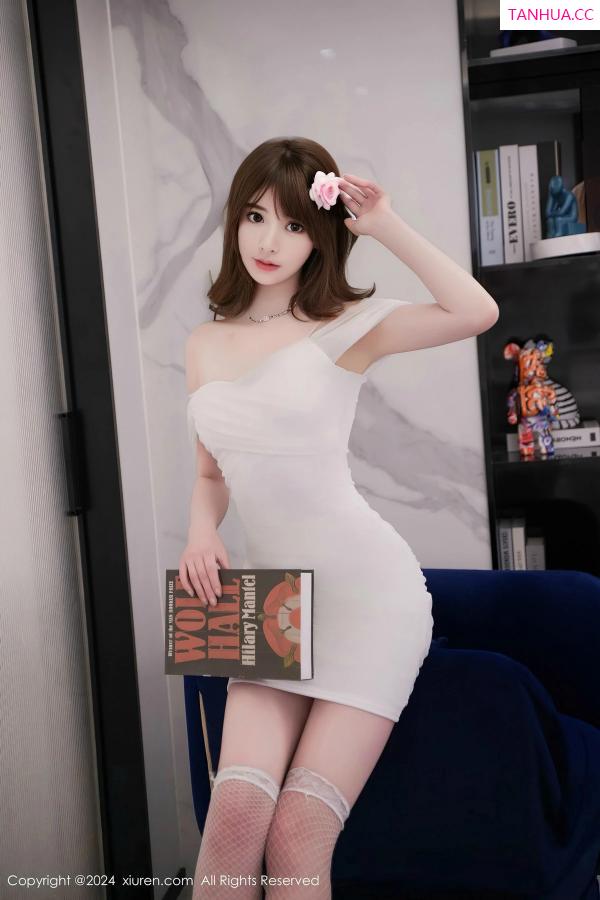   [XiuRen]高清写真图 2024.04.17 No.8407 梦灵儿Mini 丝袜美腿第38张图片